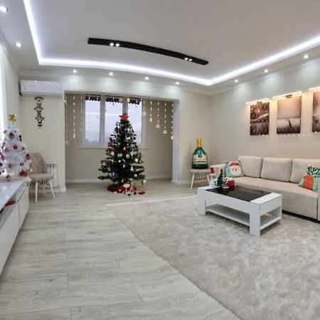 Charming And Modern Apartment At Heart Of Ташкент Екстер'єр фото